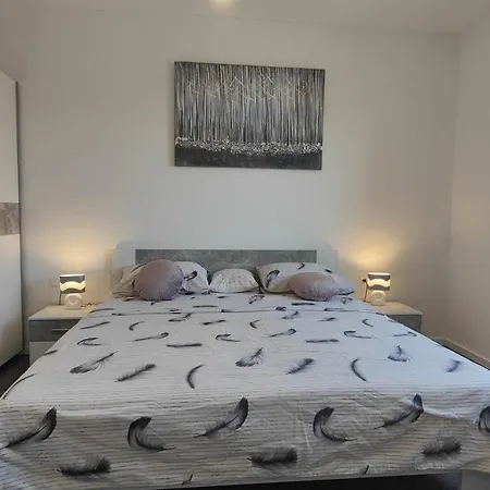 Apartman Gold And Silver