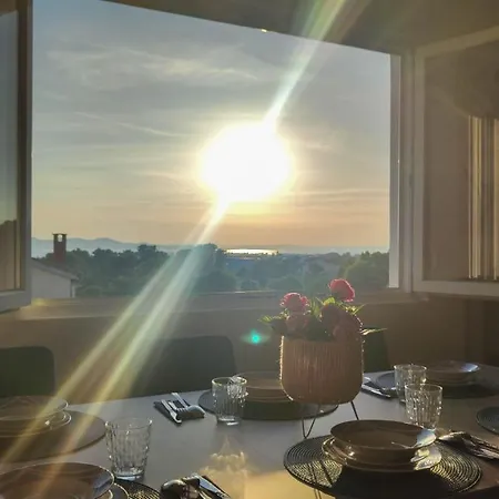 Gold And Silver Apartment *