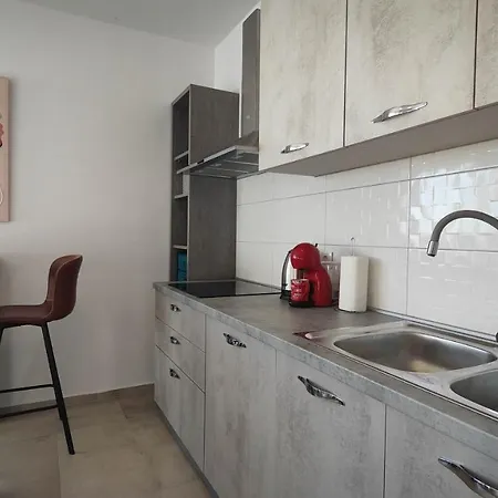 Gold And Silver Apartment *